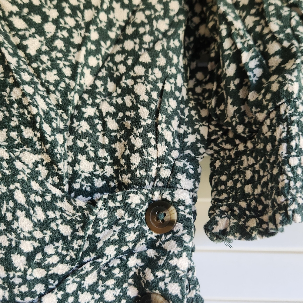 American Eagle Outfitters Green Floral Blouse - Picture 7 of 9